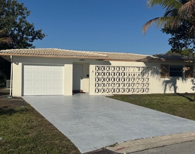 1550 Nw 70th Terrace - Photo Thumbnail 1