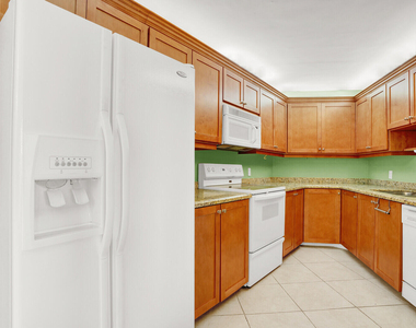 5420 N Ocean Drive - Photo Thumbnail 22
