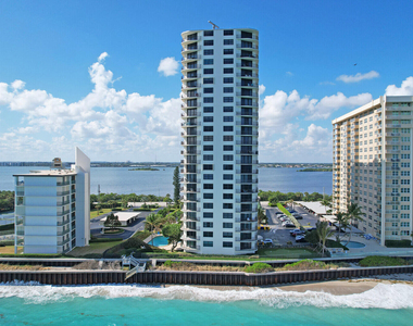 5420 N Ocean Drive - Photo Thumbnail 3