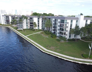 900 River Reach Drive - Photo Thumbnail 3