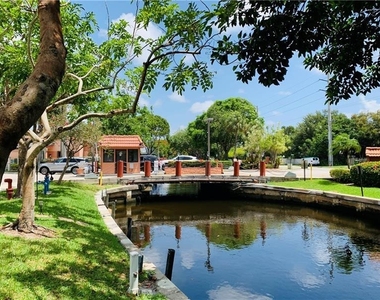 900 River Reach Drive - Photo Thumbnail 2
