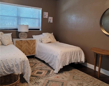 900 River Reach Drive - Photo Thumbnail 10