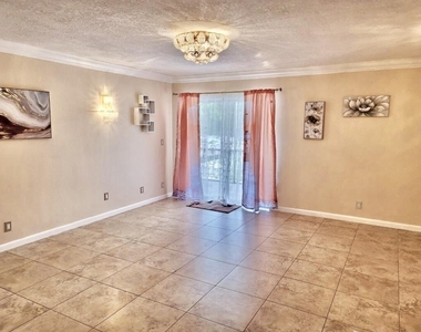 616 Nw 13th Street - Photo Thumbnail 2