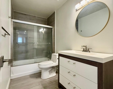 1215 Ne 17th Avenue - Photo Thumbnail 8