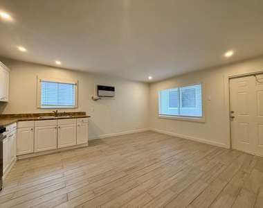 1215 Ne 17th Avenue - Photo Thumbnail 5