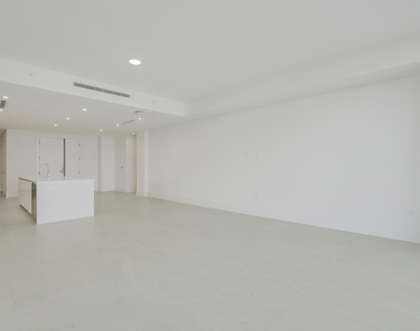 220 Lake Shore Drive - Photo Thumbnail 24