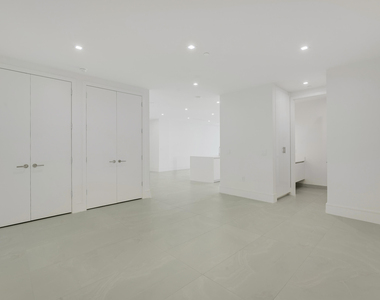 220 Lake Shore Drive - Photo Thumbnail 22