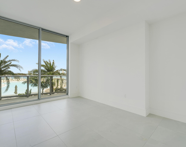 220 Lake Shore Drive - Photo Thumbnail 10