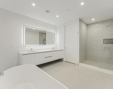 220 Lake Shore Drive - Photo Thumbnail 14