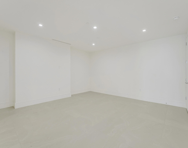 220 Lake Shore Drive - Photo Thumbnail 23
