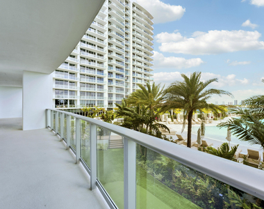220 Lake Shore Drive - Photo Thumbnail 8