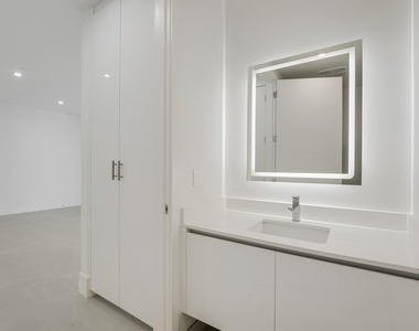220 Lake Shore Drive - Photo Thumbnail 21