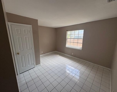 3115 Windsor Avenue - Photo Thumbnail 13