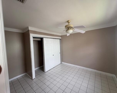 3115 Windsor Avenue - Photo Thumbnail 8