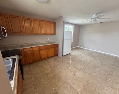 3115 Windsor Avenue - Photo Thumbnail 5