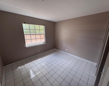 3115 Windsor Avenue - Photo Thumbnail 15
