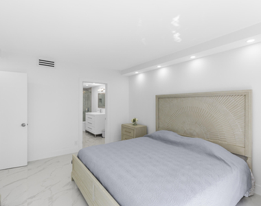 3800 Galt Ocean Drive - Photo Thumbnail 10