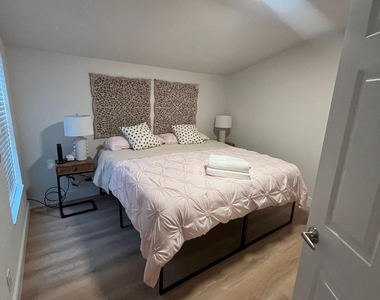 2040 Falconhurst Place - Photo Thumbnail 12