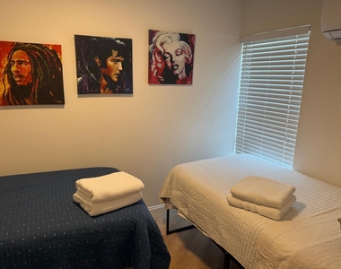 2040 Falconhurst Place - Photo Thumbnail 7
