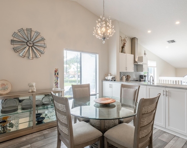 10624 Tropic Palm Avenue - Photo Thumbnail 12
