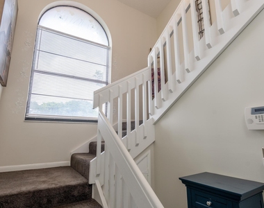 10624 Tropic Palm Avenue - Photo Thumbnail 3
