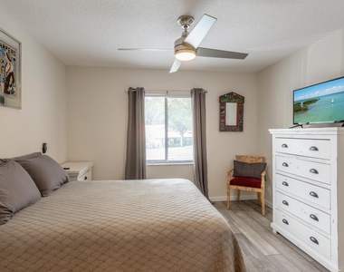 10624 Tropic Palm Avenue - Photo Thumbnail 21