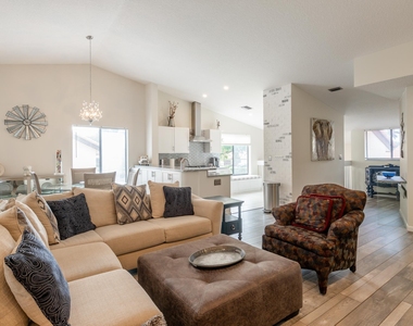 10624 Tropic Palm Avenue - Photo Thumbnail 10
