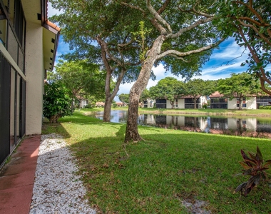 10624 Tropic Palm Avenue - Photo Thumbnail 23
