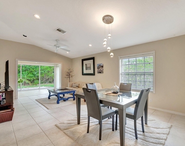 14211 W La Sedona Circle - Photo Thumbnail 8