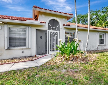 14211 W La Sedona Circle - Photo Thumbnail 4