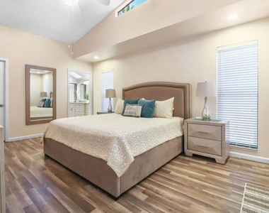 14148 Paddock Drive - Photo Thumbnail 8