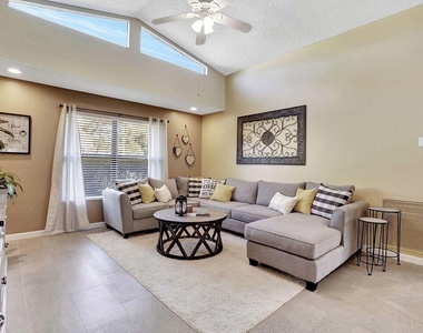 14148 Paddock Drive - Photo Thumbnail 5