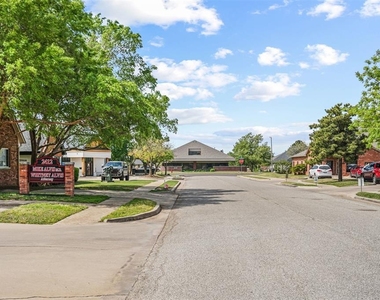 2412 N Palmer Circle - Photo Thumbnail 28