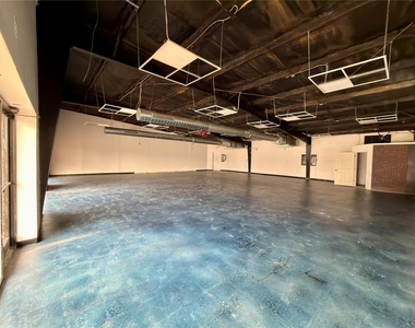2905 Nw 70th Street - Photo Thumbnail 2