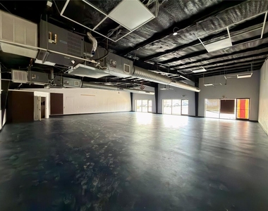 2905 Nw 70th Street - Photo Thumbnail 4