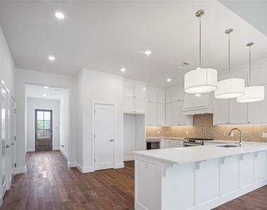 12733 Nw 2nd Terrace - Photo Thumbnail 14