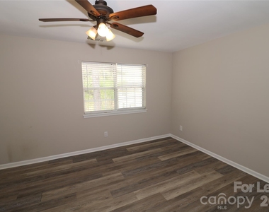 5878 Prescott Court - Photo Thumbnail 17