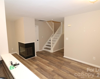 5878 Prescott Court - Photo Thumbnail 7