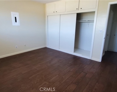 1815 Locust Avenue - Photo Thumbnail 3