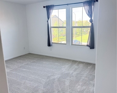 729 S Sumac - Photo Thumbnail 10