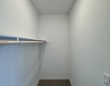 31133 Antares Street - Photo Thumbnail 16