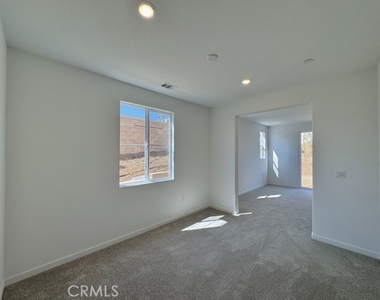 31133 Antares Street - Photo Thumbnail 14