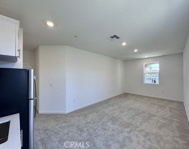 31133 Antares Street - Photo Thumbnail 9