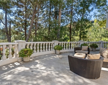 1210 Chantilly - Photo Thumbnail 15