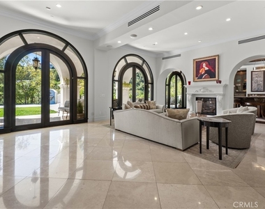 1210 Chantilly - Photo Thumbnail 5