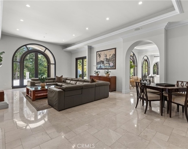 1210 Chantilly - Photo Thumbnail 13