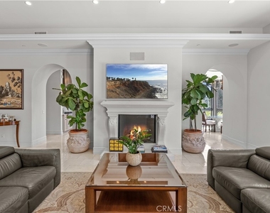 1210 Chantilly - Photo Thumbnail 12