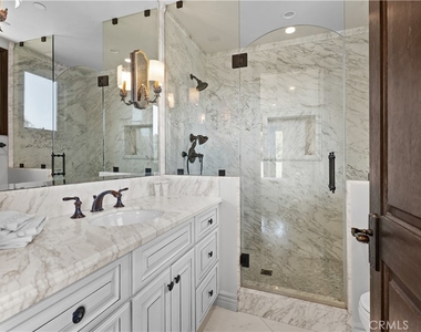 1210 Chantilly - Photo Thumbnail 23