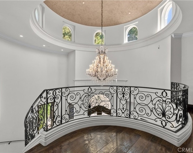 1210 Chantilly - Photo Thumbnail 16