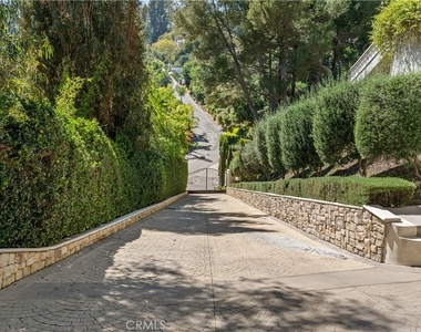 1210 Chantilly - Photo Thumbnail 39